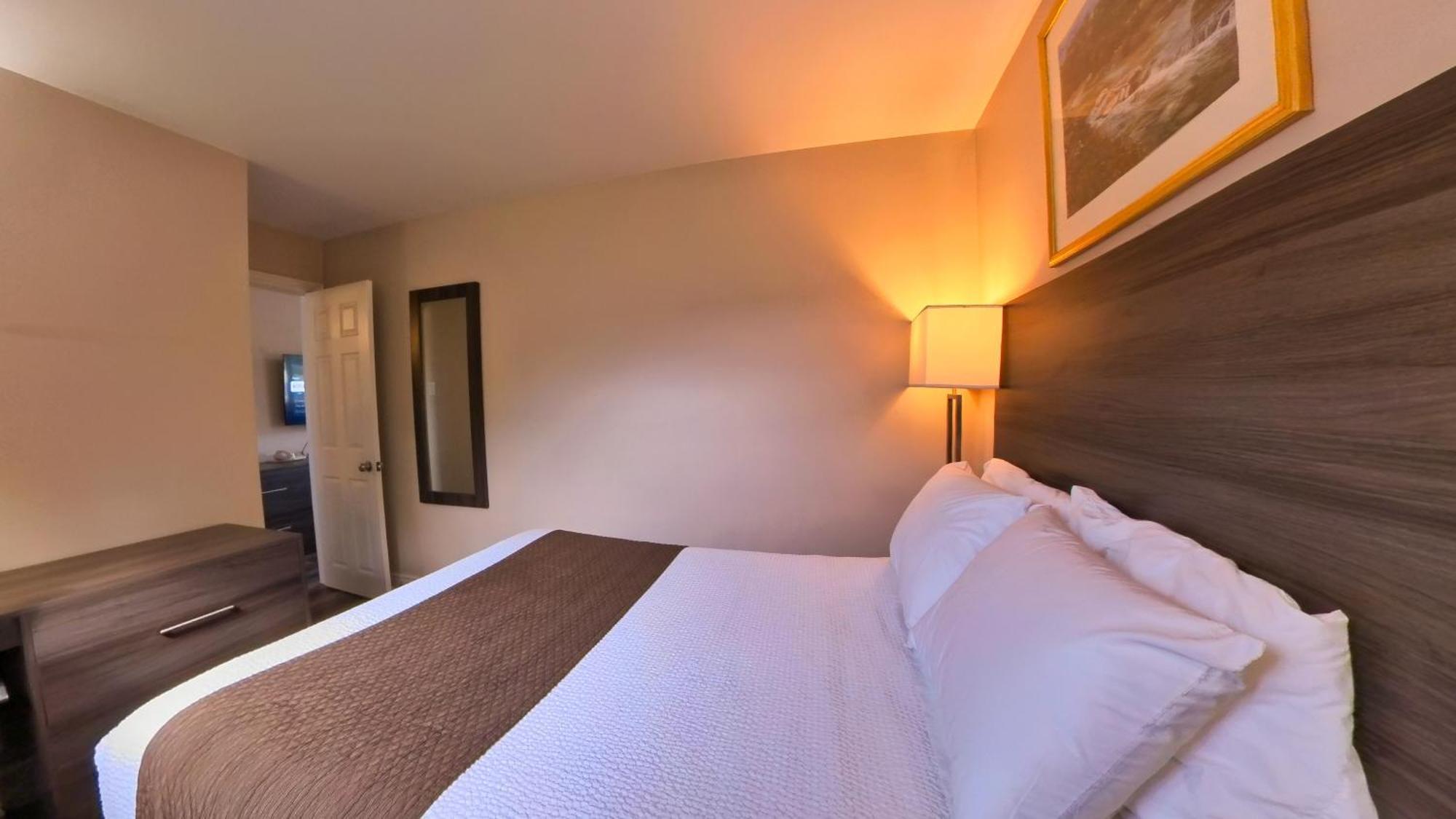 Maple Leaf Inn & Suites Kincardine Zewnętrze zdjęcie